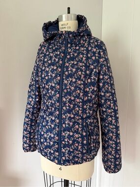 Hooded Quilted Lightweight Puffer Jacket - Navy with Pink Floral Size S-M